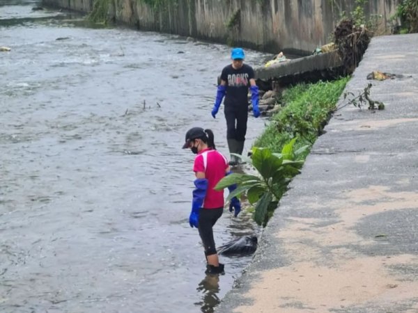 Control Emotion, Control Money